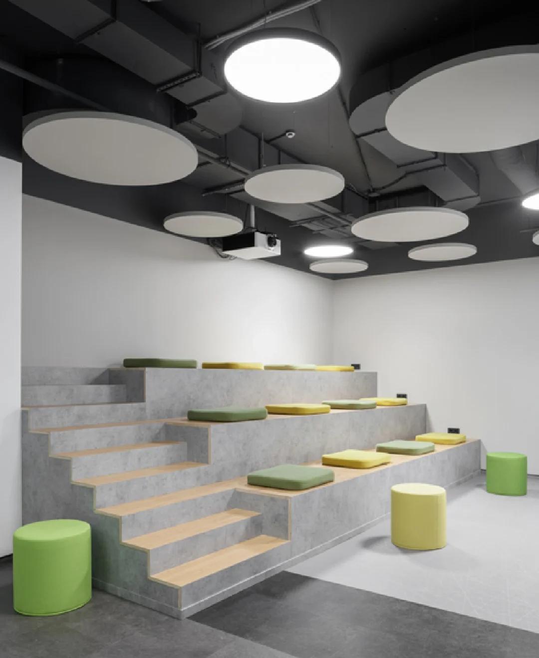 輕工業(yè)風(fēng)辦公空間設(shè)計(jì)